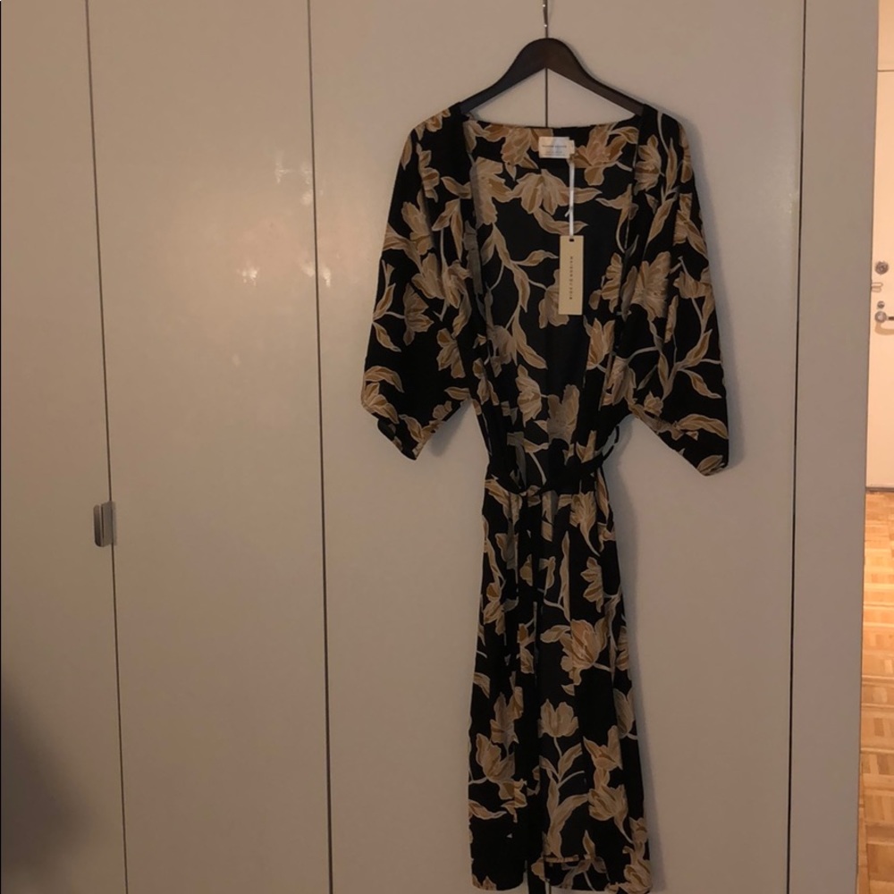Maison Du Soir L/XL Floral Robe - Picture 4 of 4